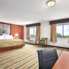Отель Super 8 by Wyndham West Haven комната для гостей