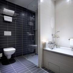 Отель Crowne Plaza Copenhagen Towers ванная фото 2