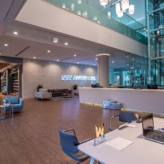 Tav Airport Hotel Izmir Турция, Газимир - 2 отзыва об отеле, цены и фото номеров - забронировать отель Tav Airport Hotel Izmir онлайн гостиничный бар