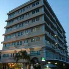 Отель Malee Suites Sathon Бангкок фото 2