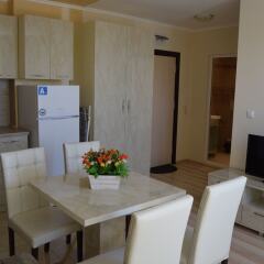 Апартаменты Admiral Plaza Apartments комната для гостей фото 11