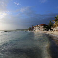 Отель Mangos Boutique Beach Resort пляж фото 2