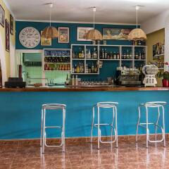 Отель Hostal Valencia гостиничный бар