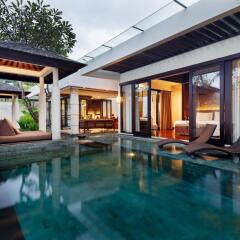 Отель The Seminyak Beach Resort & Spa спа