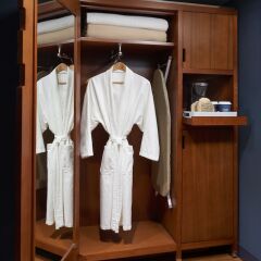 Отель Four Points by Sheraton Gatineau-Ottawa Канада, Гатино - отзывы, цены и фото номеров - забронировать отель Four Points by Sheraton Gatineau-Ottawa онлайн сейф в номере