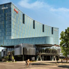 Отель Hilton Tallinn Park Таллин вид на фасад