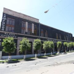 Отель Plaza Viktoria Армения, Гюмри - отзывы, цены и фото номеров - забронировать отель Plaza Viktoria онлайн парковка