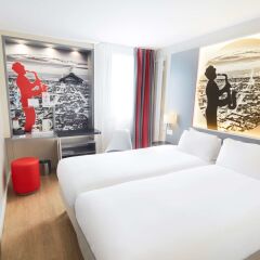 Отель Kyriad Paris Nord Porte de St Ouen комната для гостей фото 3