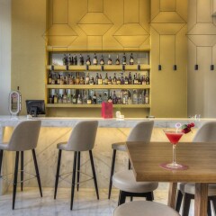 Отель NH Collection Porto Batalha гостиничный бар