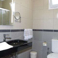 Urla Zeytin Otel Турция, Урла - отзывы, цены и фото номеров - забронировать отель Urla Zeytin Otel онлайн ванная