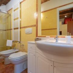 Отель Santo Stefano Apartments Италия, Болонья - отзывы, цены и фото номеров - забронировать отель Santo Stefano Apartments онлайн ванная фото 2