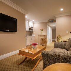 Beverly Hills Plaza Hotel комната для гостей фото 2