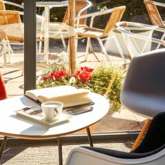 Отель ibis London Luton Airport бассейн