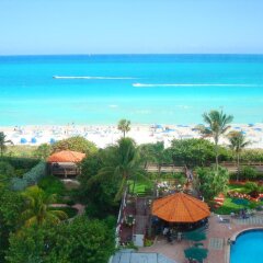 Lexington Hotel - Miami Beach пляж