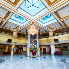 First Pacific Hotel And Convention Паттайя интерьер отеля