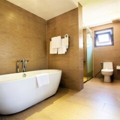 Отель Centara Sandy Beach Resort Danang ванная фото 2