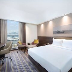 Отель Hampton by Hilton Dubai Airport ОАЭ, Дубай - 1 отзыв об отеле, цены и фото номеров - забронировать отель Hampton by Hilton Dubai Airport онлайн комната для гостей
