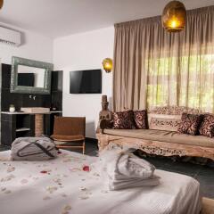 Отель Sevenmaze Charming House Бари комната для гостей фото 4