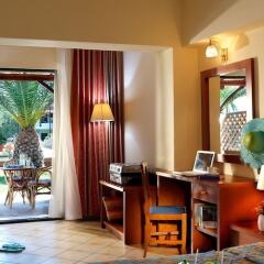 Blue Dolphin Hotel удобства в номере фото 2