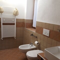Отель B&B Ca'Suana Ланцо-д'Интелви ванная фото 2