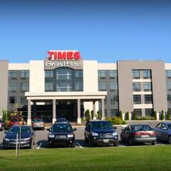 Отель Grand Times Hotel Quebec City Airport Канада, Л'Ансьен-Лорет - отзывы, цены и фото номеров - забронировать отель Grand Times Hotel Quebec City Airport онлайн парковка
