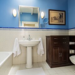 Отель Neoclassical res w/ Acropolis View ванная