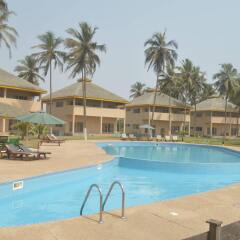 Отель Elmina Bay Resort бассейн фото 2