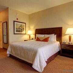 Отель Hilton Garden Inn Calgary Airport Канада, Калгари - отзывы, цены и фото номеров - забронировать отель Hilton Garden Inn Calgary Airport онлайн комната для гостей фото 5
