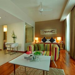 Отель Fraser Place Kuala Lumpur Малайзия, Куала-Лумпур - 2 отзыва об отеле, цены и фото номеров - забронировать отель Fraser Place Kuala Lumpur онлайн интерьер отеля фото 2