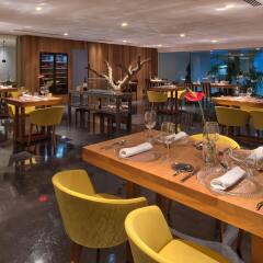 Отель Baobab Suites питание