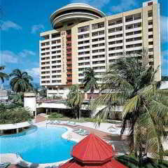 Capital Plaza Hotel бассейн фото 2