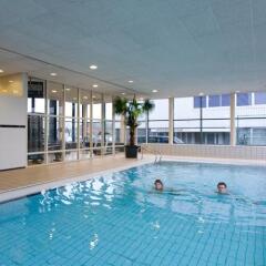 Отель Bastion Hotel Amsterdam Airport Нидерланды, Хофддорп - отзывы, цены и фото номеров - забронировать отель Bastion Hotel Amsterdam Airport онлайн бассейн фото 3