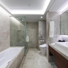 Отель New World Millennium Hong Kong Hotel Китай, Гонконг - 2 отзыва об отеле, цены и фото номеров - забронировать отель New World Millennium Hong Kong Hotel онлайн ванная фото 3