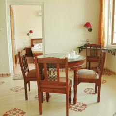 Om Niwas Suite Hotel в номере