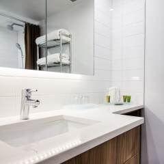 Отель International Hotel Calgary Канада, Калгари - отзывы, цены и фото номеров - забронировать отель International Hotel Calgary онлайн ванная