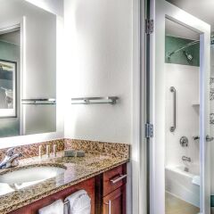 Отель Residence Inn Arlington Courthouse ванная фото 2