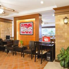 Отель Jiraporn Hill Resort интерьер отеля