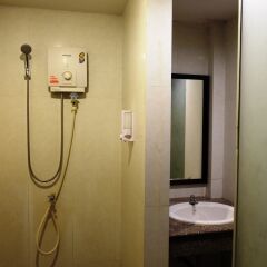 Отель Everest Boutique 8 Inn Бангкок ванная