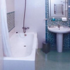 Гостиница «Европейский» Украина, Днепр - отзывы, цены и фото номеров - забронировать гостиницу «Европейский» онлайн ванная фото 3