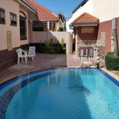 Отель Champion House Pool Villa бассейн