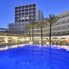 Отель Sol House The Studio Calviá Beach Испания, Магалуф - 1 отзыв об отеле, цены и фото номеров - забронировать отель Sol House The Studio Calviá Beach онлайн бассейн