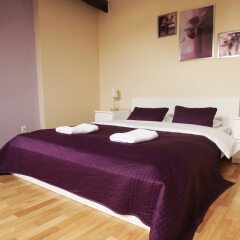 Апартаменты Blooms Inn & Apartments комната для гостей фото 3