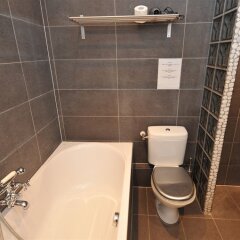 Отель Intermezzo Apartment Нидерланды, Амстердам - отзывы, цены и фото номеров - забронировать отель Intermezzo Apartment онлайн ванная фото 2