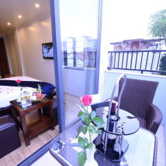 Отель Hanoi Bella Rosa Suite Hotel Вьетнам, Ханой - отзывы, цены и фото номеров - забронировать отель Hanoi Bella Rosa Suite Hotel онлайн балкон