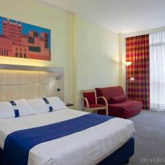 Отель Holiday Inn Express Parma Парма комната для гостей фото 2