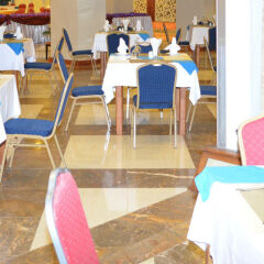 Zabu Thiri Hotel гостиничный бар