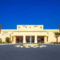 Отель Hilton Al Hamra Beach & Golf Resort парковка