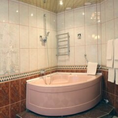 Гостиница Соловьиная Роща в Курске 7 отзывов об отеле, цены и фото номеров - забронировать гостиницу Соловьиная Роща онлайн Курск ванная фото 2
