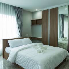 Апартаменты Modernbright Service Apartment Бангламунг комната для гостей фото 4