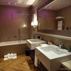 Отель Seven Stars Galleria ванная